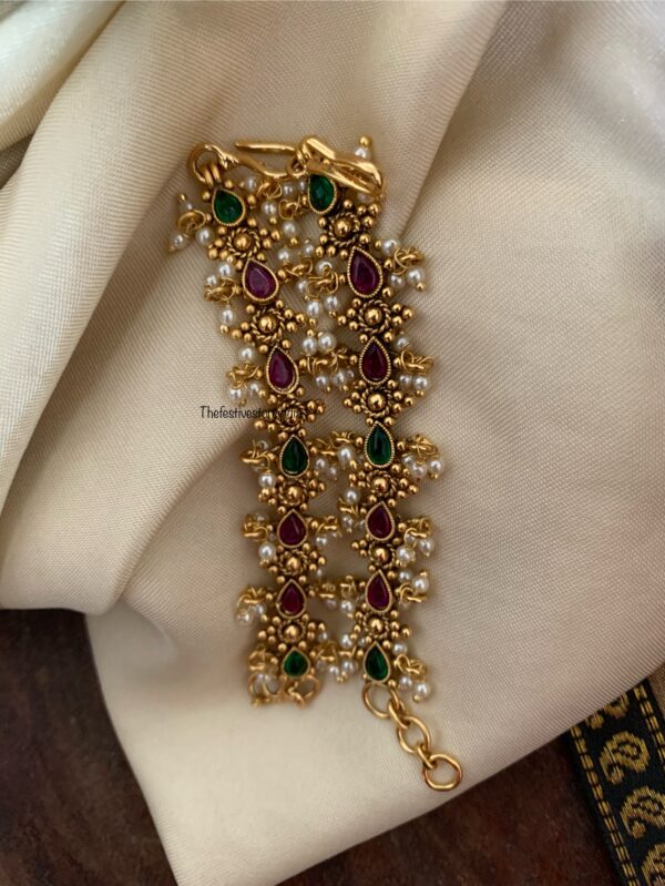 Multi colour straight maati / ear chain