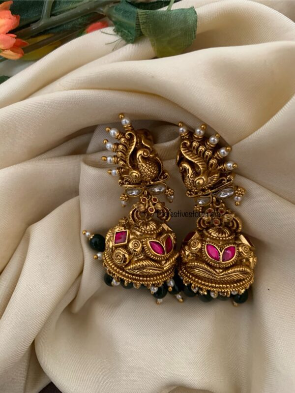 Jadau navilu jhumka