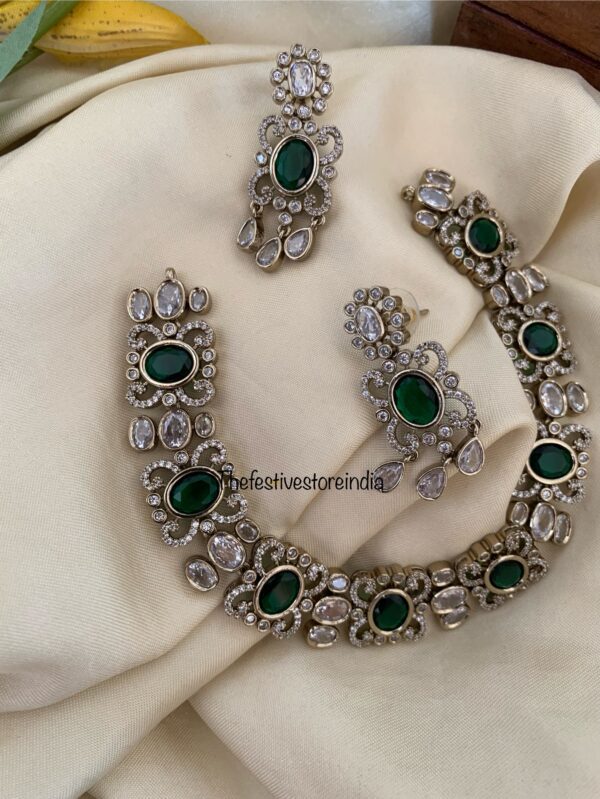 All green Victorian necklace/choker set