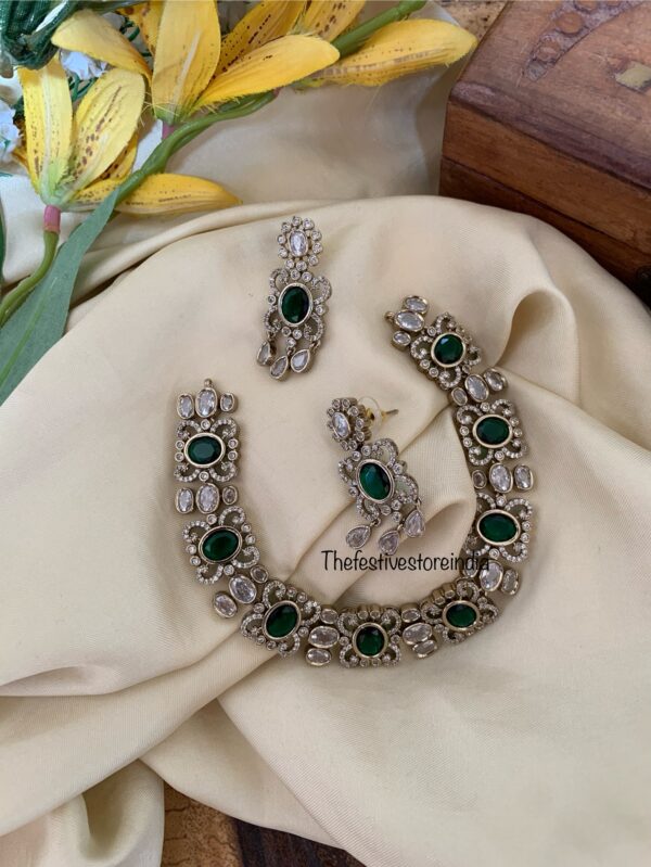 All green Victorian necklace/choker set