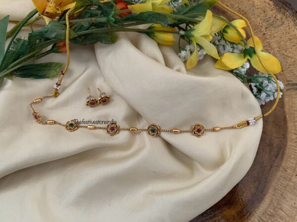 Budgeted FLOWER choker set