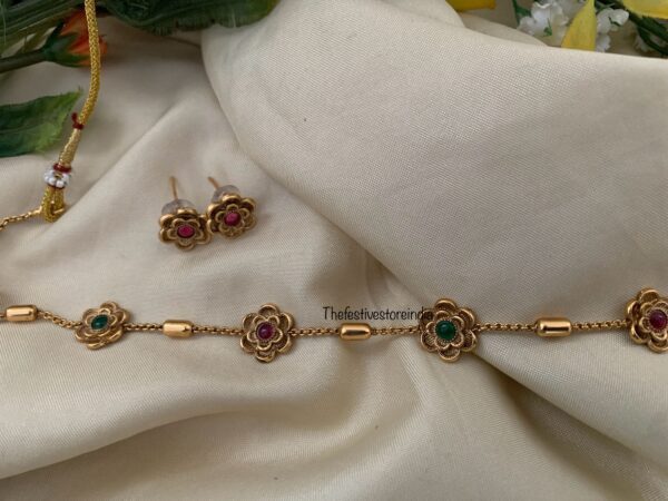 Budgeted FLOWER choker set