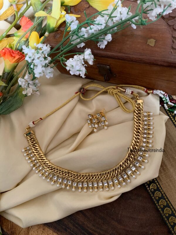 Jadau white jalebi necklace set - white