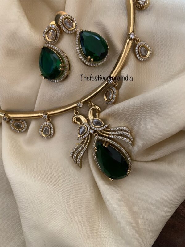 Budgeted Green AD drop pendant hasli set