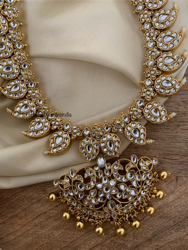 Classic bridal mango necklace set - white with gold drop beads
