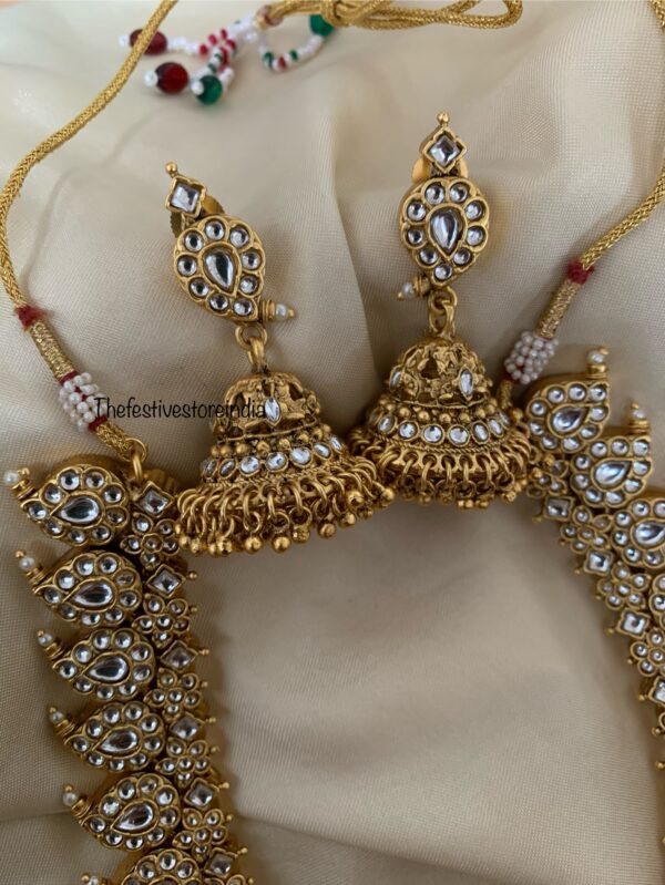 Classic bridal mango necklace set - white with gold drop beads