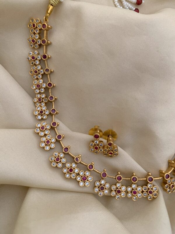 Kids friendly floral necklace set