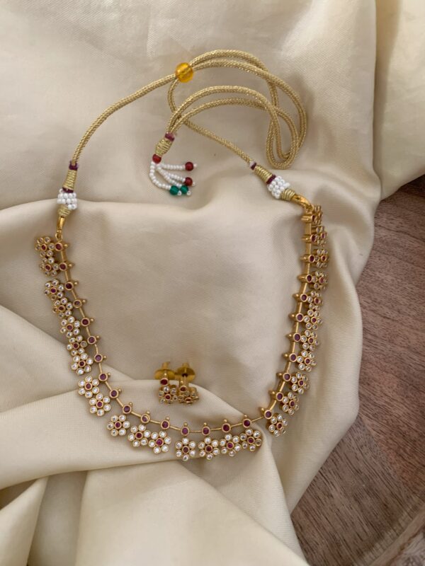Kids friendly floral necklace set