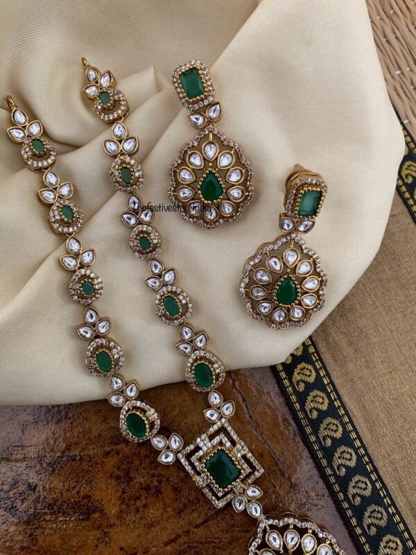An all Green stone Budgeted Victorian necklace set