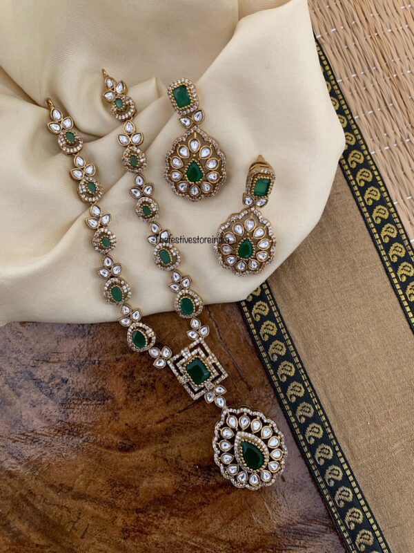 An all Green stone Budgeted Victorian necklace set