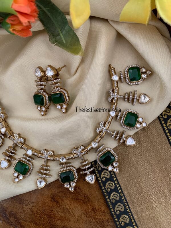 Fusion Victorian necklace set - Green