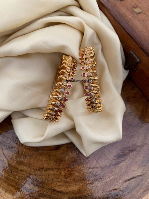 Shankh bangles - Set of 2