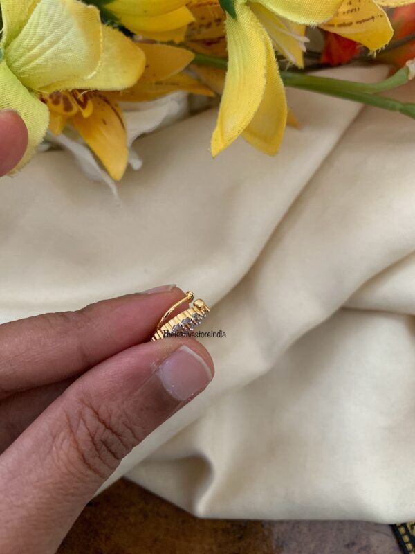 Muhurtham Nosepin / Septum ring