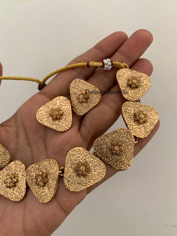 Matte Gold carved floral motif set