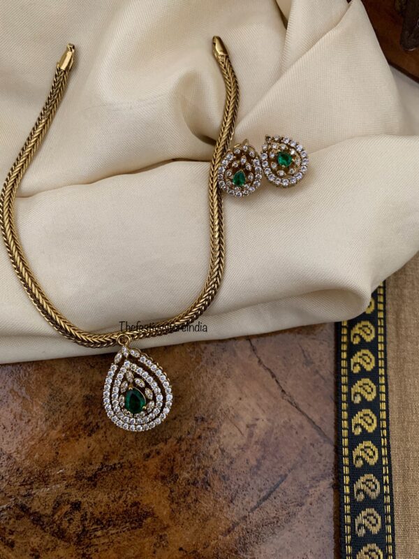 Green pendant simple Victorian set | Bridal | Necklace | Wedding