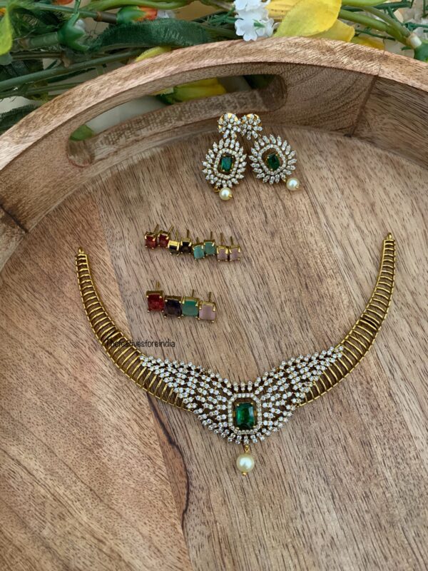 Unique diamonds changeable set