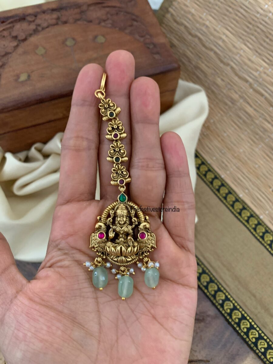 Mint drops Lakshmi maangtikka