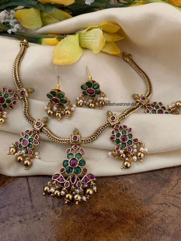 Premium Kemp stone floral pendants necklace set