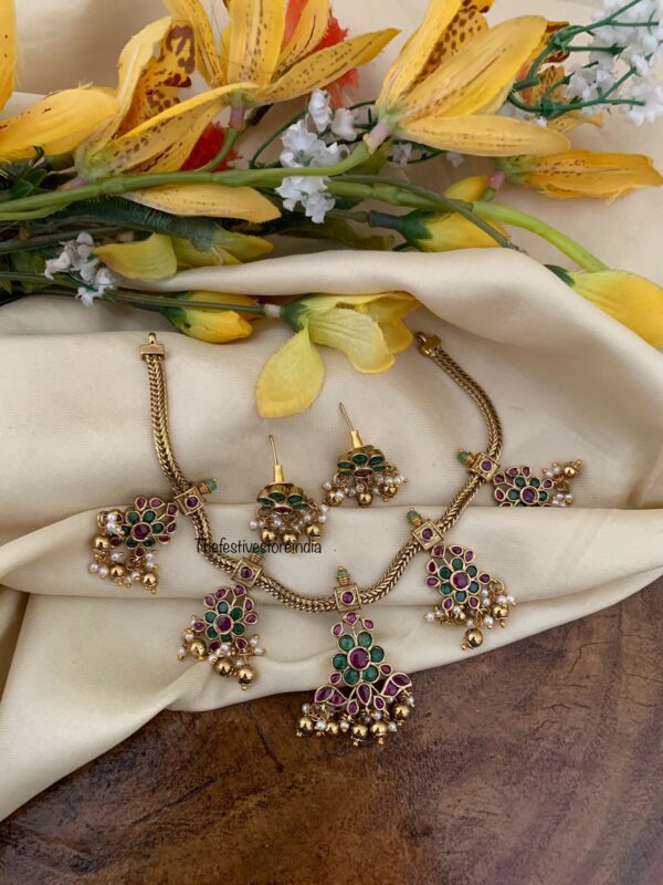 Premium Kemp stone floral pendants necklace set