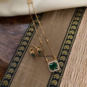 Emerald pendant simple chain set