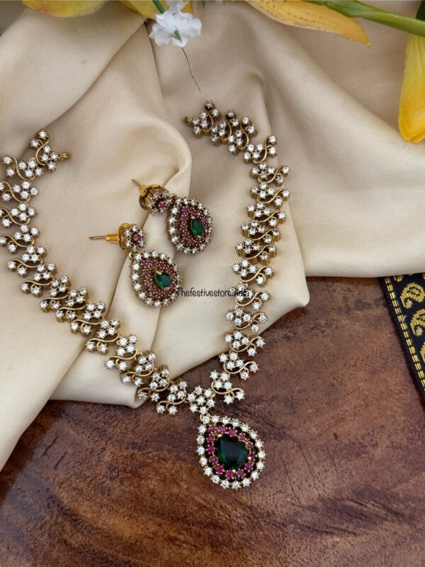 Diamond drop pendant necklace set