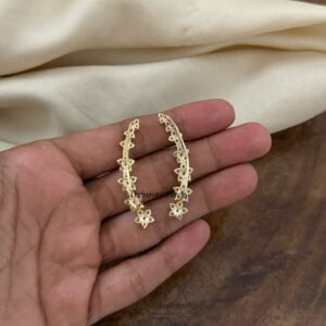 AD earcuff