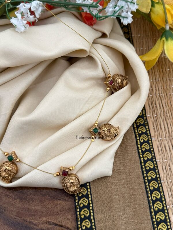 Antique polish Mango invisible chain
