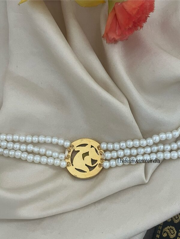 Jadau Navilu pearl choker