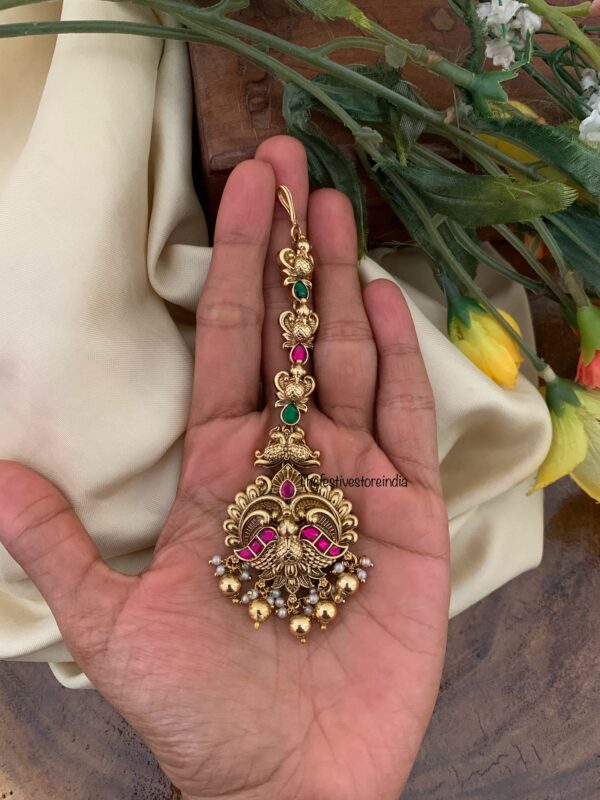 Gold beads maangtikka