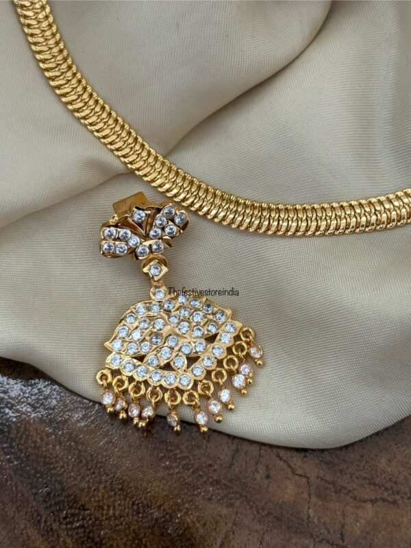 Classic detachable pendant Attigai chain