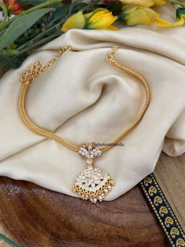 Classic detachable pendant Attigai chain