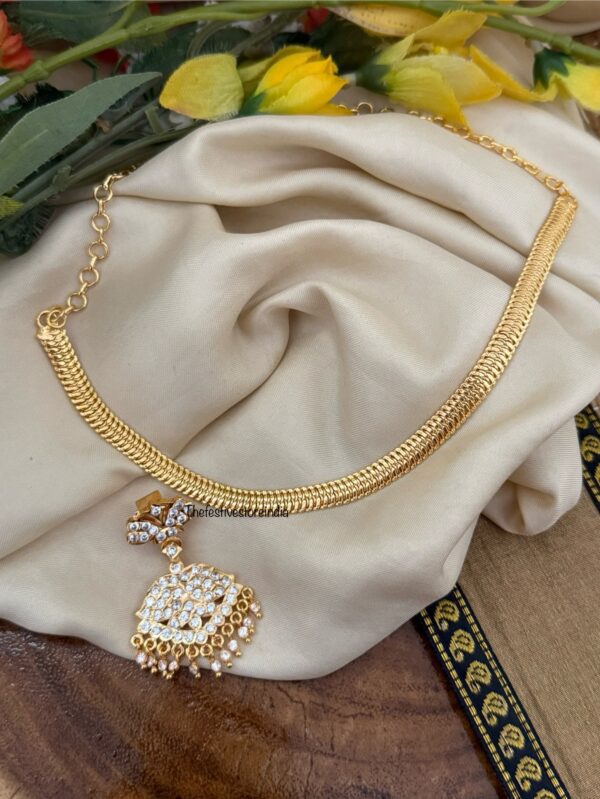 Classic detachable pendant Attigai chain