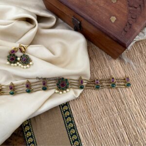 Classic antique polish kemp and green choker set