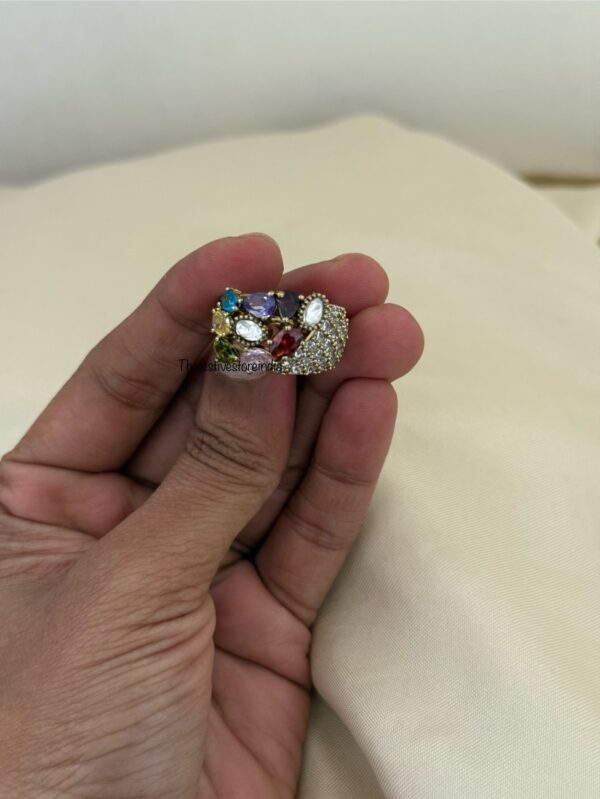 Multi color stone finger ring