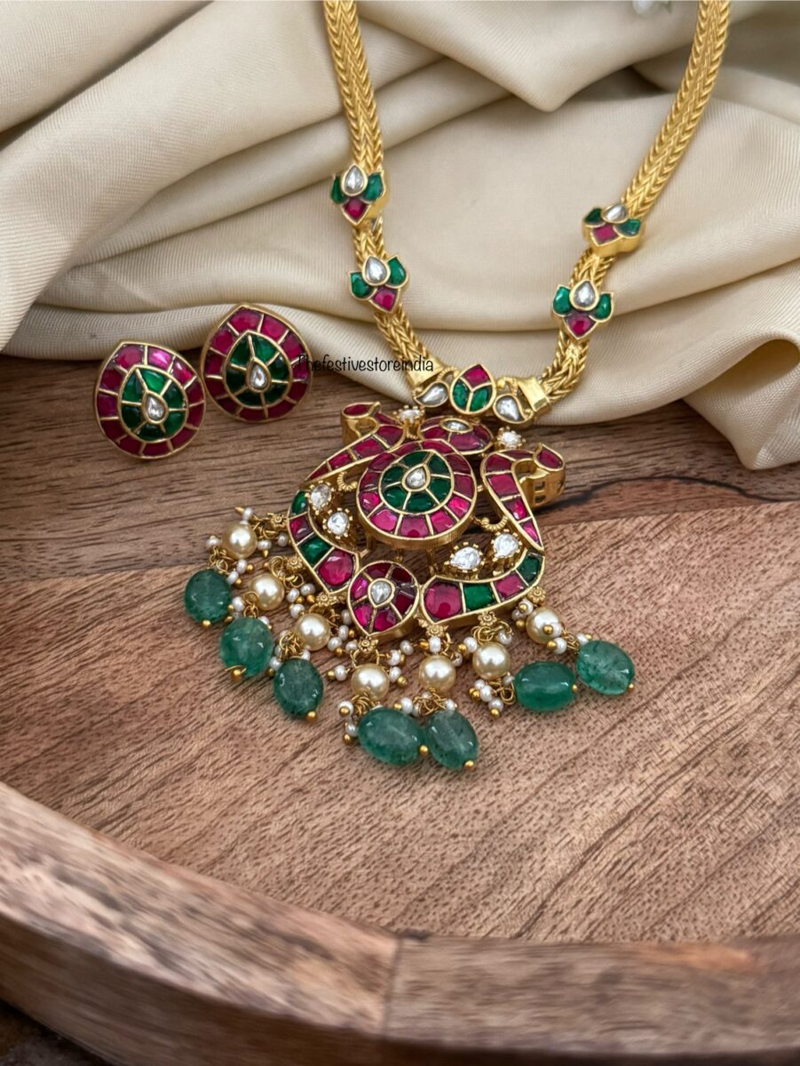 Jadau Attigai necklace set