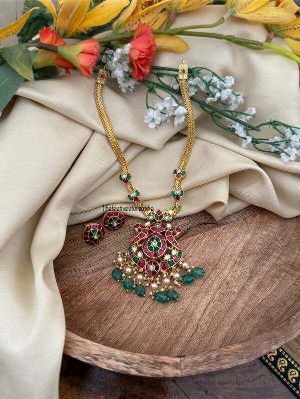 Jadau Attigai necklace set