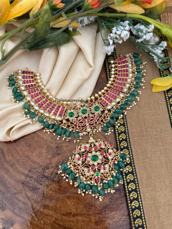 Classic Jadau all kemp with green drop necklace