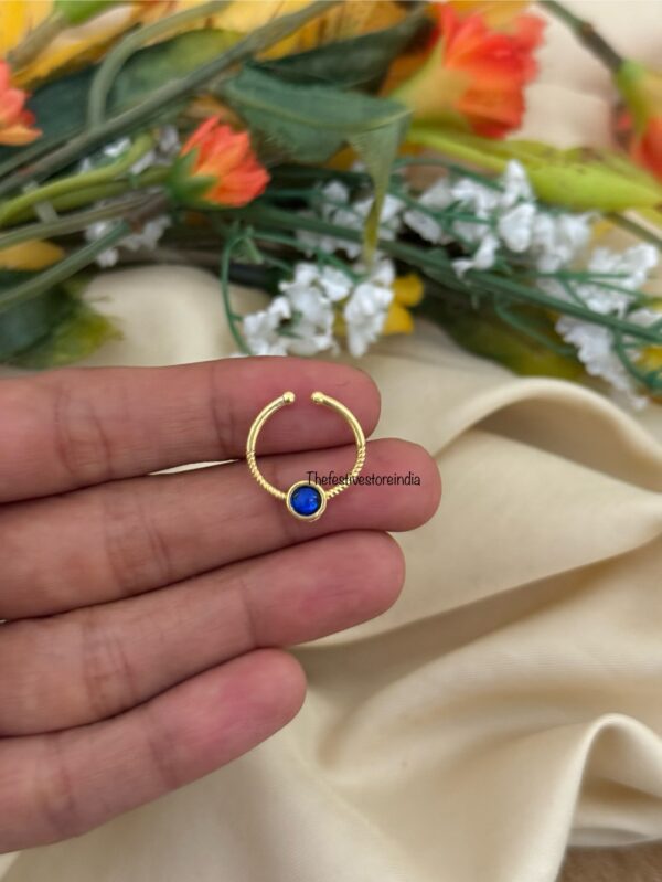 Jadau Septum ring 17 - Single Blue stone