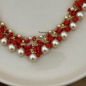 Tulips pearls chain