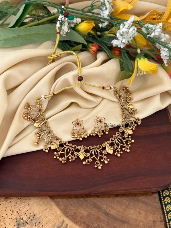 Carved Lotus necklace set