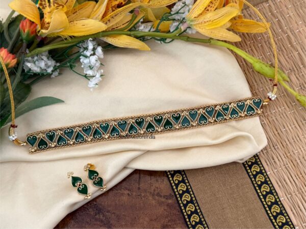 All hearts choker set - GREEN