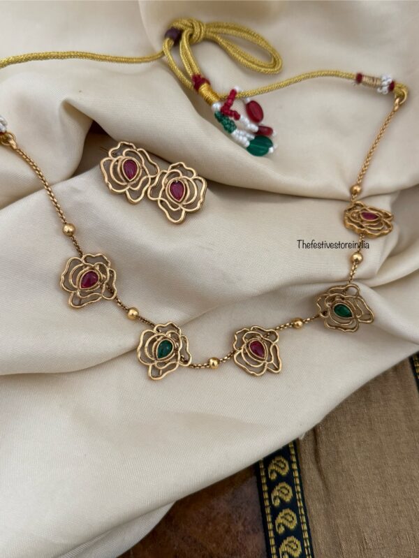 Carved ROSE choker set