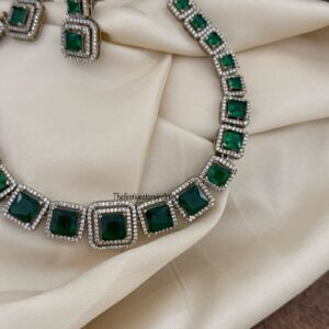 Green / Emerald blocks choker necklace set