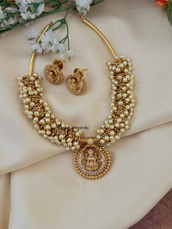 Lakshmi Cluster pearls necklace set
