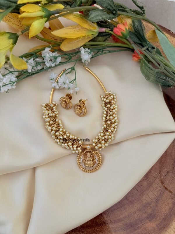 Lakshmi Cluster pearls necklace set