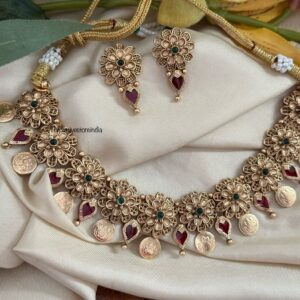 Floral budgeted necklace set