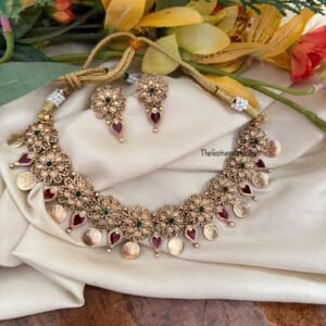 Floral budgeted necklace set
