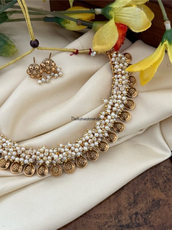 Samantha cluster pearls necklace set