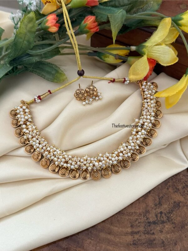 Samantha cluster pearls necklace set