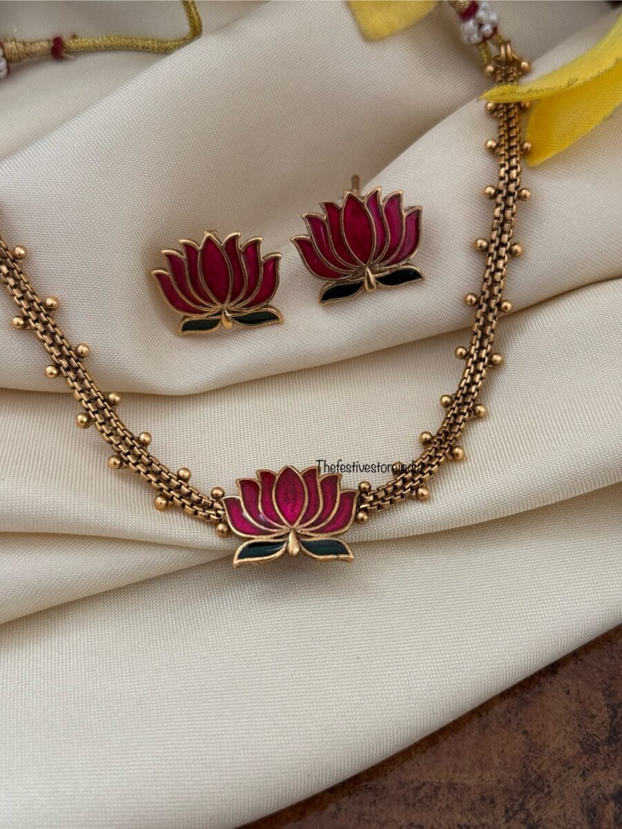 Budgeted enamel red green Lotus necklace set